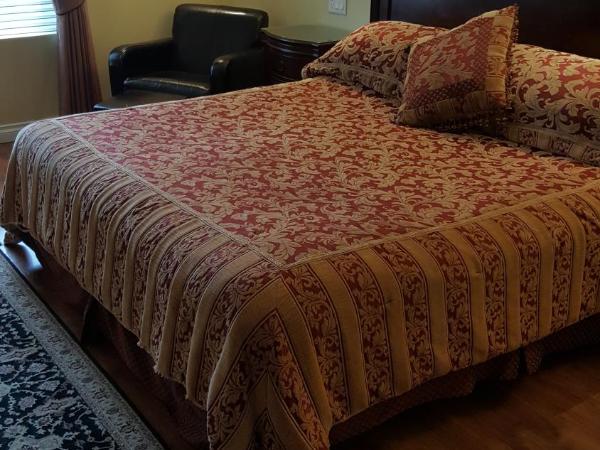 Chateau Louis Hotel & Conference Centre : photo 4 de la chambre chambre lit king-size