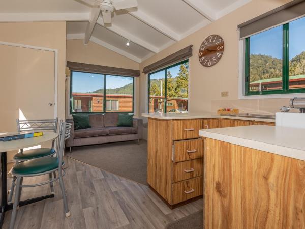 Blue Lake TOP 10 Holiday Park : photo 3 de la chambre one-bedroom cabin with ensuite