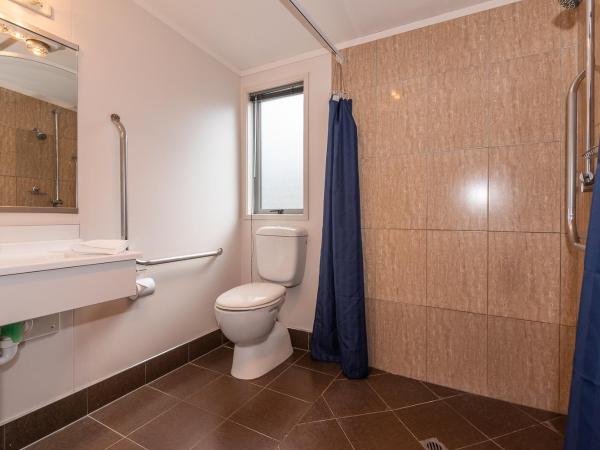 Blue Lake TOP 10 Holiday Park : photo 6 de la chambre deluxe cabin with lake view