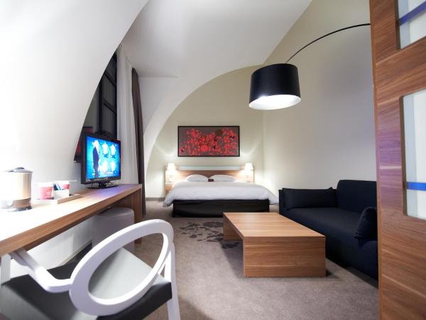Mercure Cholet Centre : photo 6 de la chambre suite familiale
