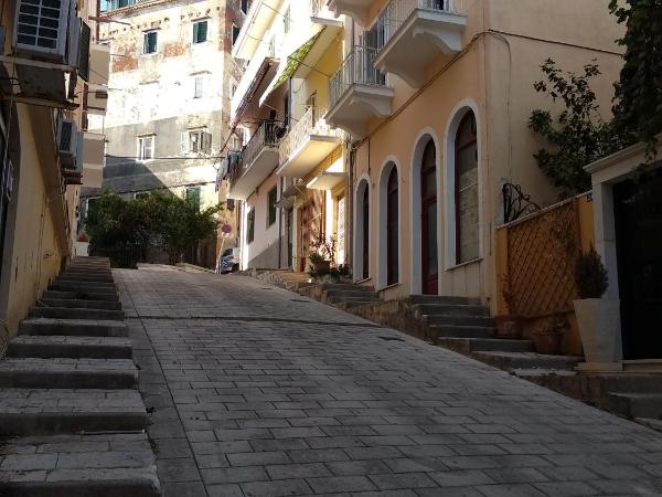 LOC HOSPITALITY Urban Suites : photo 1 de la chambre studio avec balcon