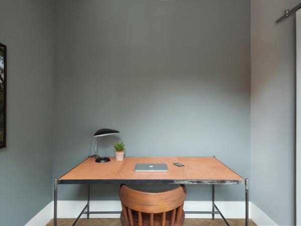 ROOST East Market : photo 2 de la chambre appartement 1 chambre avec salon