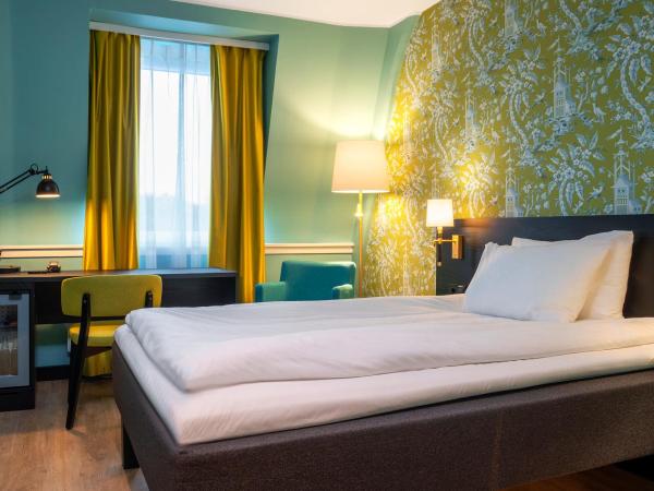 Thon Hotel Maritim : photo 3 de la chambre chambre standard lit queen-size
