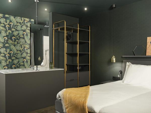 Van der Valk Hotel Amsterdam - Amstel : photo 6 de la chambre chambre double confort avec salle de bains ouverte