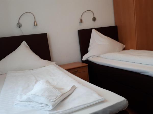 Hotel Taverne Inos : photo 3 de la chambre chambre lits jumeaux standard