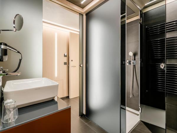 Hotel Metropolis : photo 5 de la chambre chambre lit king-size standard