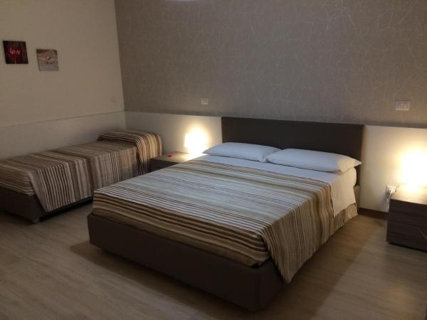 Ofra Matera : photo 7 de la chambre chambre triple avec salle de bains privative