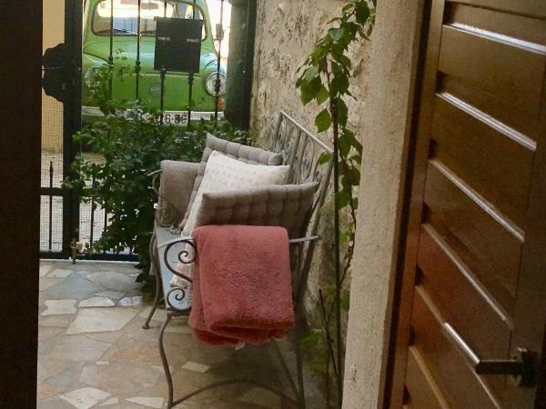 City Rooms Šibenik : photo 6 de la chambre chambre double avec terrasse - vue partielle sur mer 