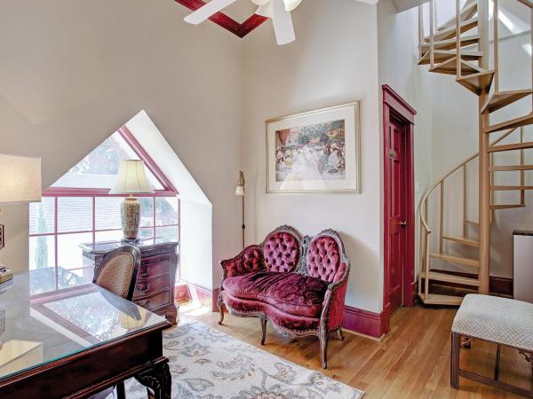 Sara's Inn on the Boulevard : photo 5 de la chambre suite lit queen-size