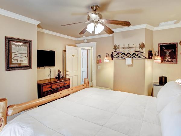 Sara's Inn on the Boulevard : photo 7 de la chambre chambre lit king-size