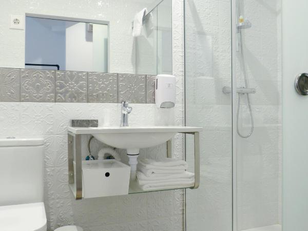 Pensión Lo Bilbao : photo 3 de la chambre chambre double supérieure avec balcon