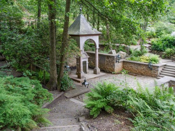 La Suite Des Pervenches : photo 5 de la chambre chambre double - vue sur jardin