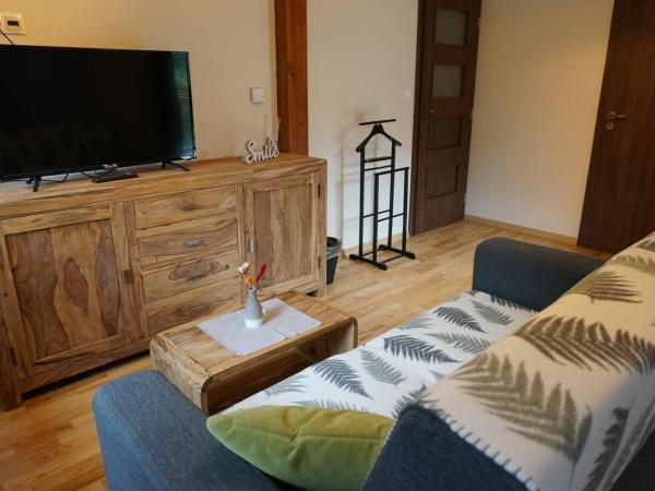 Jezírko lesní restaurant & penzion : photo 10 de la chambre chambre familiale avec balcon