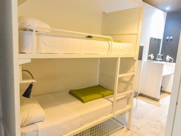 Feel Hostels Soho Malaga : photo 1 de la chambre lit dans dortoir mixte de 4 lits