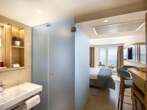 Girandella Valamar Collection Resort : photo 5 de la chambre room for 2 seaview - designed for adults