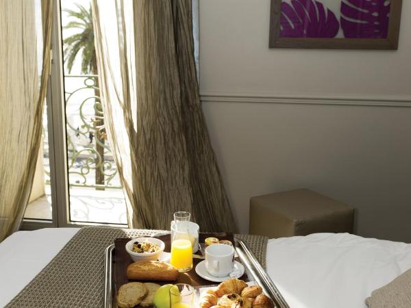 Hôtel Le Royal Promenade des Anglais : photo 2 de la chambre chambre double ou lits jumeaux supérieure - vue sur mer