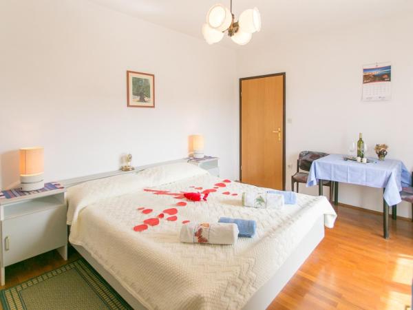 Apartment House Matosevic : photo 5 de la chambre appartement avec balcon