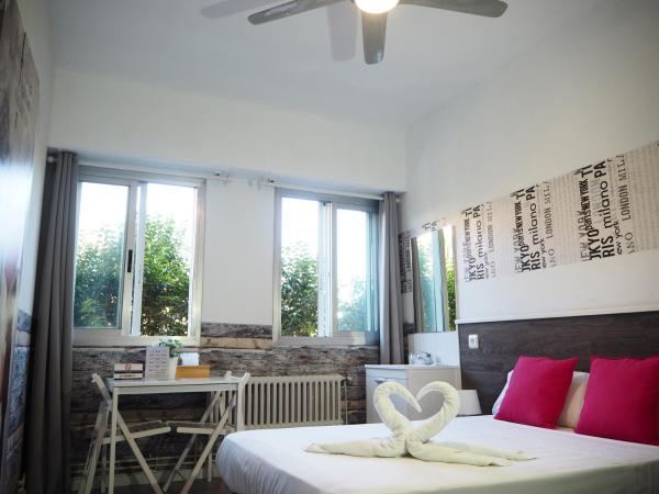 VALENCIA SUITS YOU Centro Histórico, Establecimiento Automatizado-Fast Auto Check in&Out, Solo para Adultos-Adults only : photo 8 de la chambre chambre double avec salle de bains commune