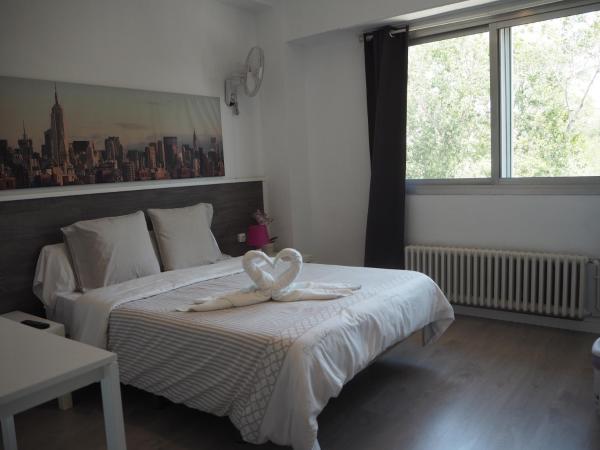 VALENCIA SUITS YOU Centro Histórico, Establecimiento Automatizado-Fast Auto Check in&Out, Solo para Adultos-Adults only : photo 5 de la chambre chambre double avec salle de bains commune