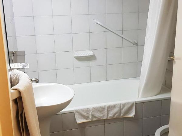 Hotel Puerta del Sol : photo 2 de la chambre chambre double