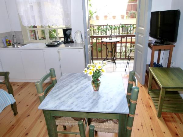 Madonna Studios : photo 8 de la chambre chambre double ou lits jumeaux deluxe avec balcon