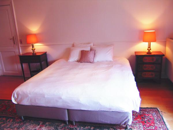 Louise Chatelain suites : photo 1 de la chambre chambre familiale - vue sur jardin