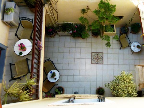 Madonna Studios : photo 6 de la chambre appartement avec terrasse