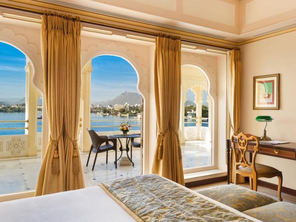 Taj Fateh Prakash Palace Udaipur : photo 5 de la chambre suite de luxe avec coin salon en plein air