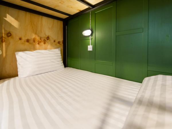 The Neighbors Hostel : photo 2 de la chambre lit dans dortoir mixte de 8 lits 