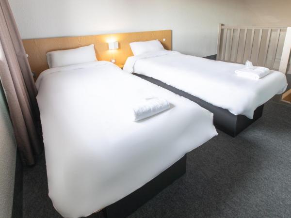 B&B HOTEL Saint-Malo Centre : photo 2 de la chambre chambre familiale