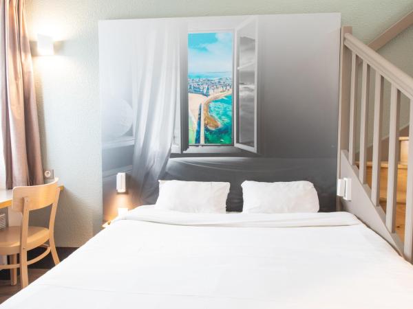 B&B HOTEL Saint-Malo Centre : photo 3 de la chambre chambre familiale
