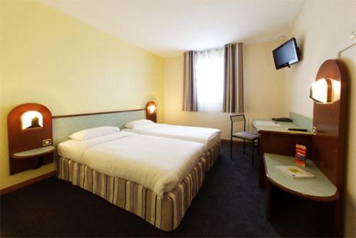 Hostellerie Saint Vincent Beauvais Aeroport : photo 3 de la chambre chambre lits jumeaux standard
