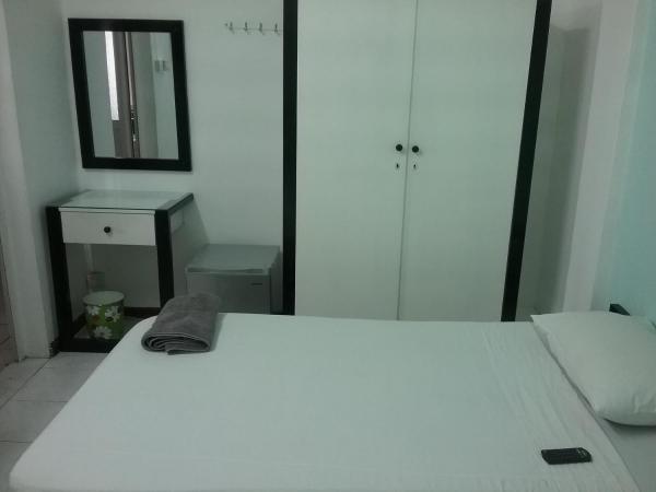 La Plaine Verte Guesthouse : photo 8 de la chambre chambre double ou lits jumeaux avec salle de bains