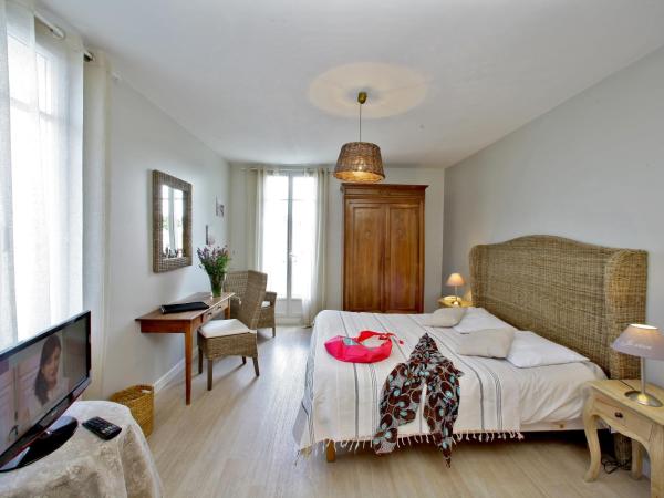 Logis Hôtel La Chaize : photo 2 de la chambre chambre double privilège avec terrasse