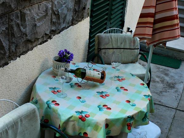 Guest house with garden - Zuvan : photo 10 de la chambre appartement 3 chambres (8 adultes)