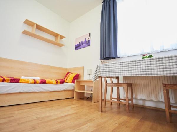 University Hotel : photo 9 de la chambre chambre lits jumeaux