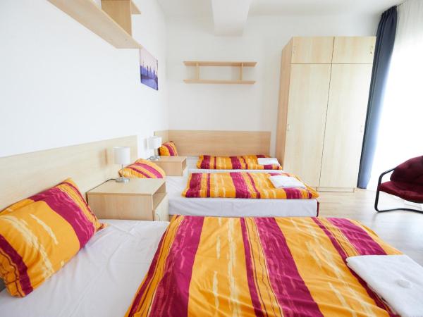 University Hotel : photo 9 de la chambre chambre triple