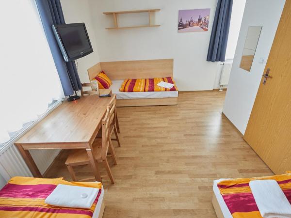 University Hotel : photo 7 de la chambre chambre triple