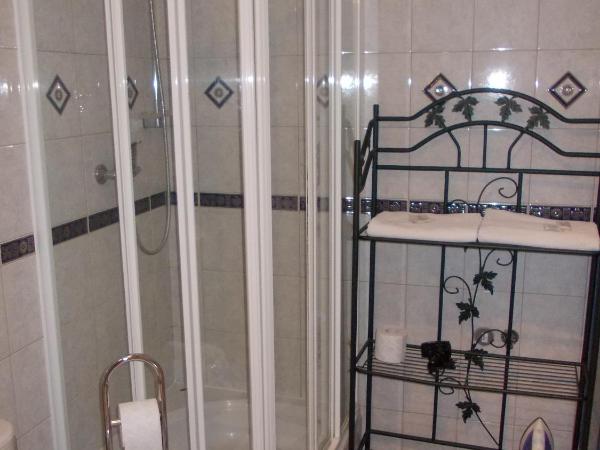 Babka Wieżowiec Noclegi : photo 3 de la chambre chambre triple