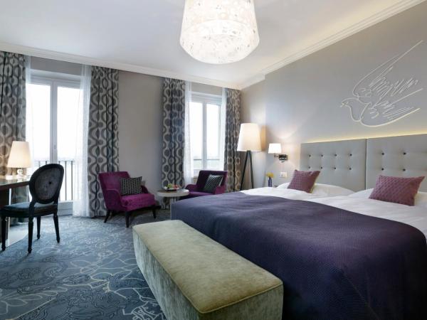 Hotel Schweizerhof Luzern : photo 1 de la chambre chambre double ou lits jumeaux deluxe - vue sur lac