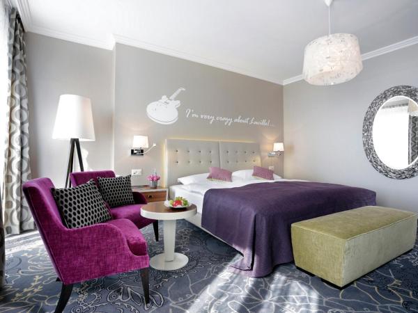 Hotel Schweizerhof Luzern : photo 6 de la chambre chambre double ou lits jumeaux deluxe - vue sur lac