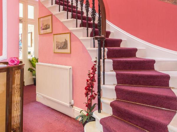 Menzies Guest House : photo 6 de la chambre chambre double basique avec salle de bains commune