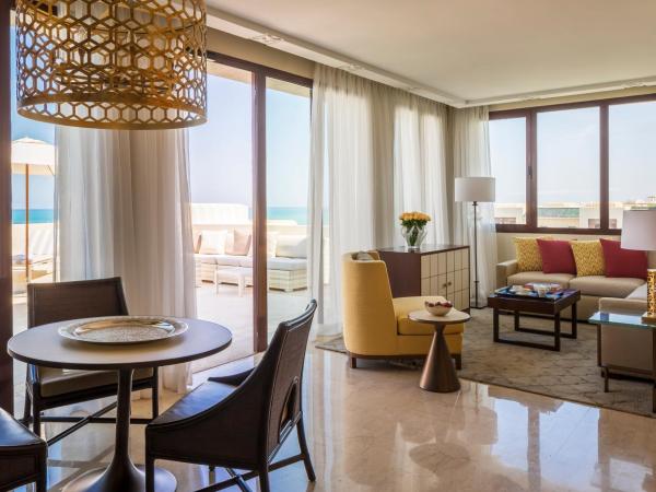 Four Seasons Hotel Tunis : photo 1 de la chambre suite lit king-size exécutive