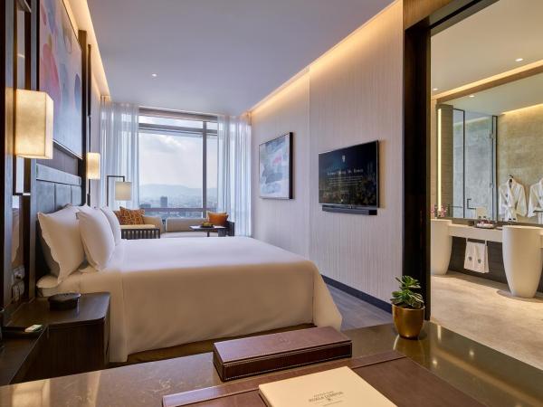 Banyan Tree Kuala Lumpur : photo 1 de la chambre hébergement lit king-size signature banyan retreat