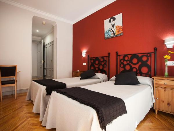 Hostal Aresol : photo 1 de la chambre chambre double supérieure