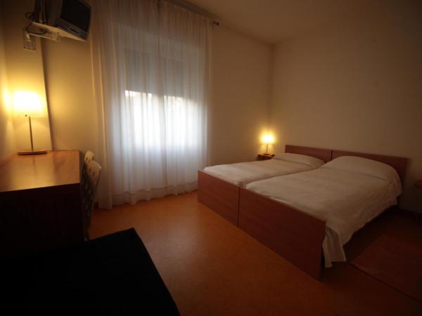 ARCOBALENO AFFITTACAMERE : photo 2 de la chambre grande chambre double ou lits jumeaux