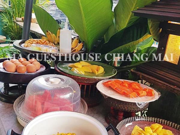 Ma Guesthouse Chiang Mai : photo 1 de la chambre chambre double avec salle de bains privative