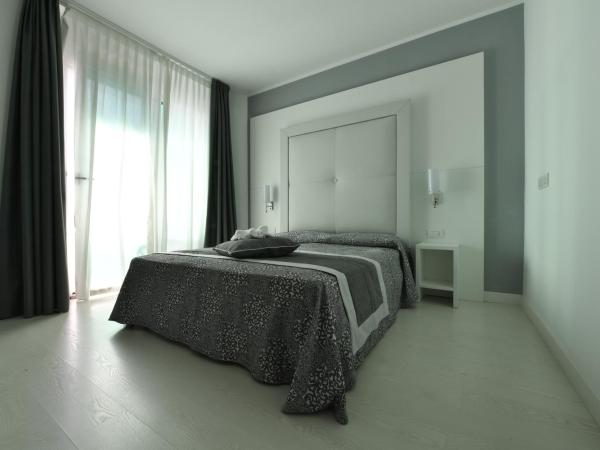 Hotel Europa : photo 3 de la chambre chambre double ou lits jumeaux avec forfait plage - vue sur mer