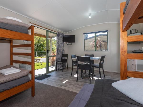 Blue Lake TOP 10 Holiday Park : photo 4 de la chambre cabine avec salle de bains privative