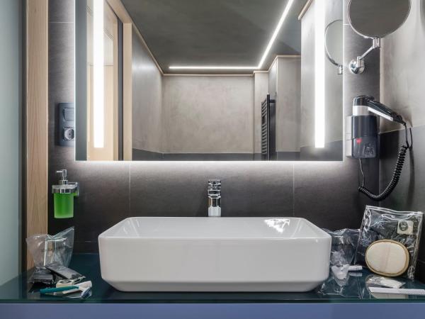 Hotel Metropolis : photo 7 de la chambre suite lit king-size